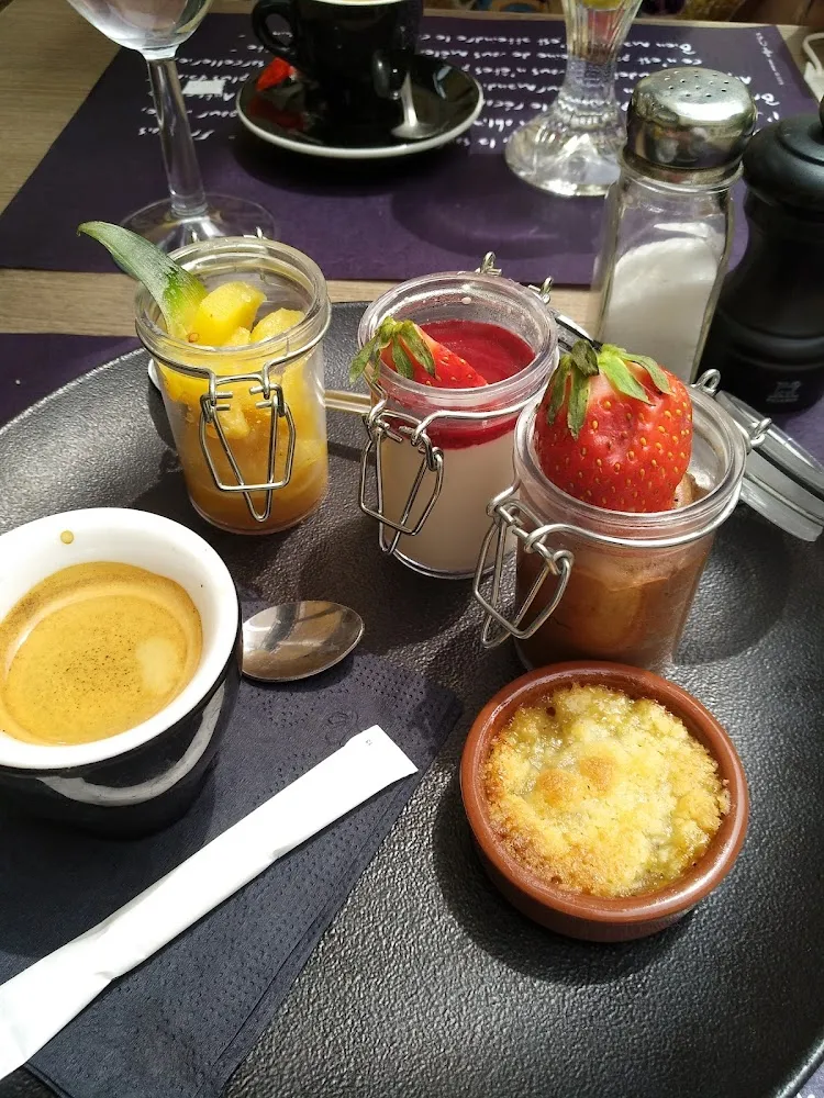 Cafe Gourmand